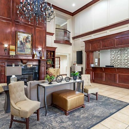 Best Western Plus Crown Colony Inn & Suites Лафкин Экстерьер фото