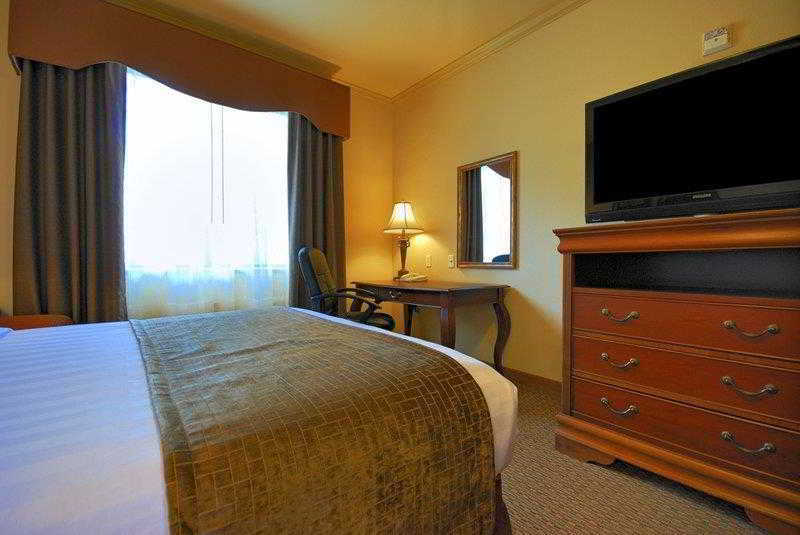 Best Western Plus Crown Colony Inn & Suites Лафкин Экстерьер фото