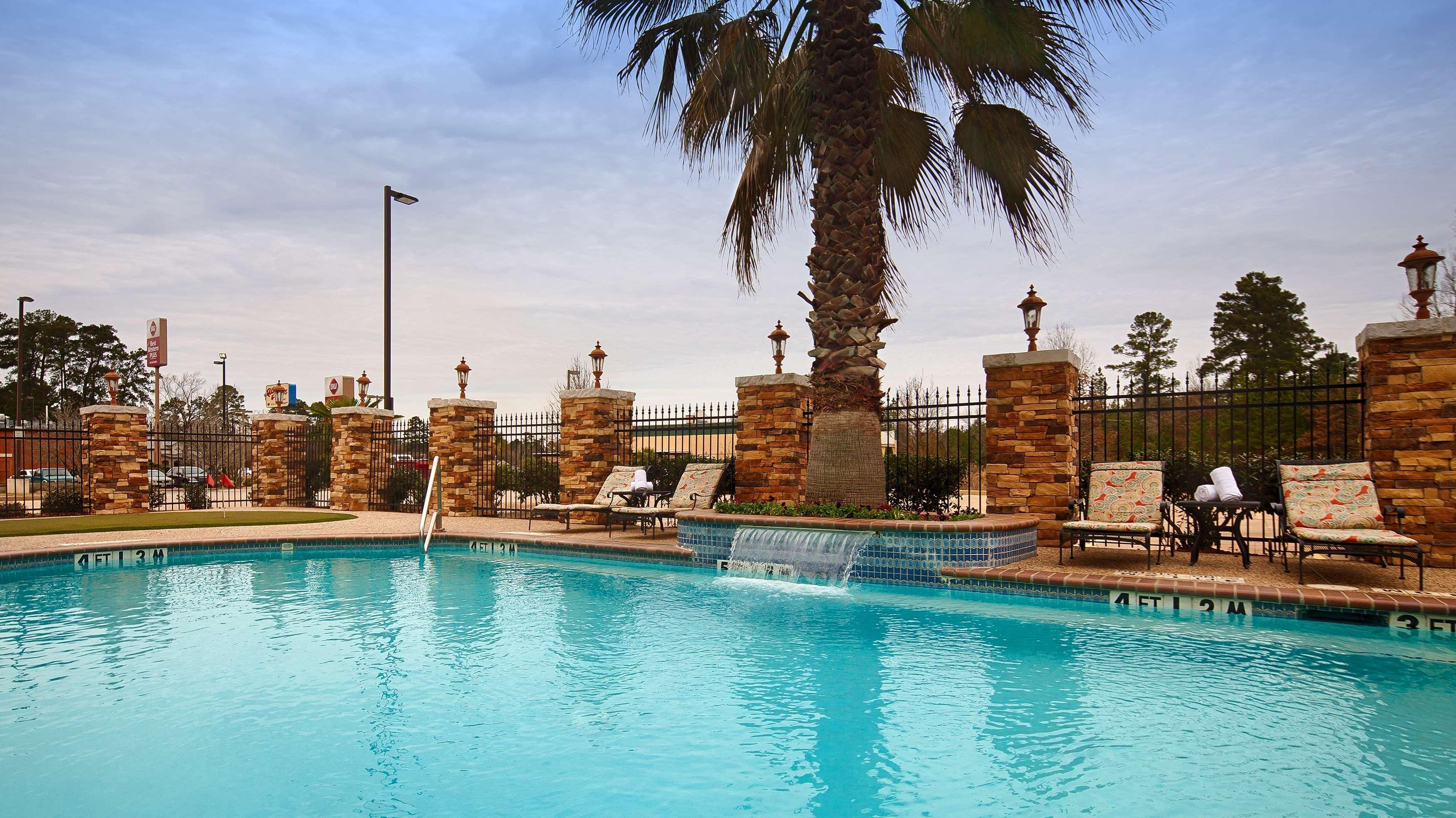 Best Western Plus Crown Colony Inn & Suites Лафкин Экстерьер фото