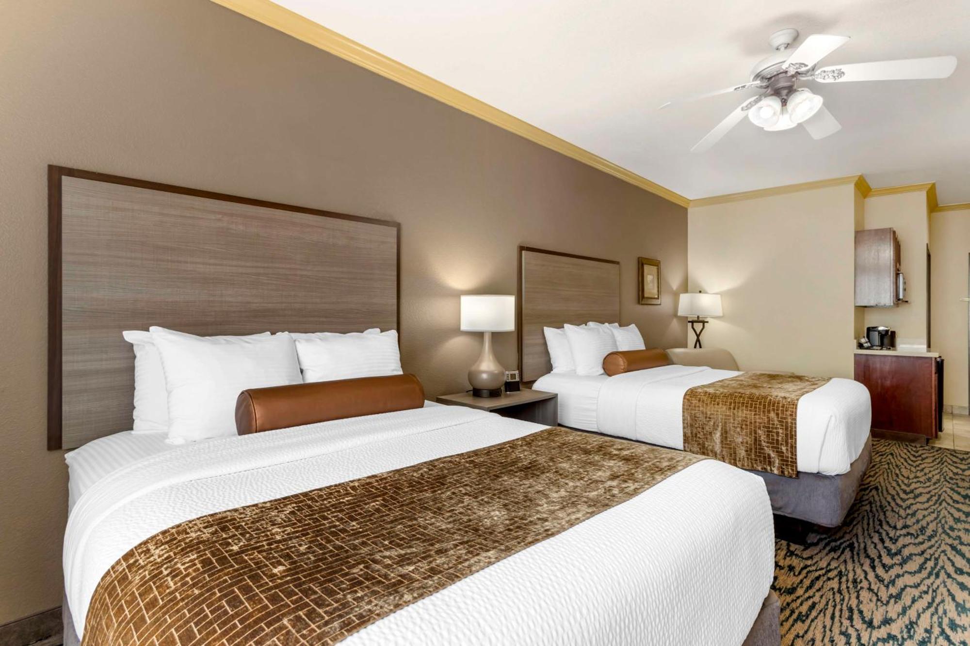 Best Western Plus Crown Colony Inn & Suites Лафкин Экстерьер фото