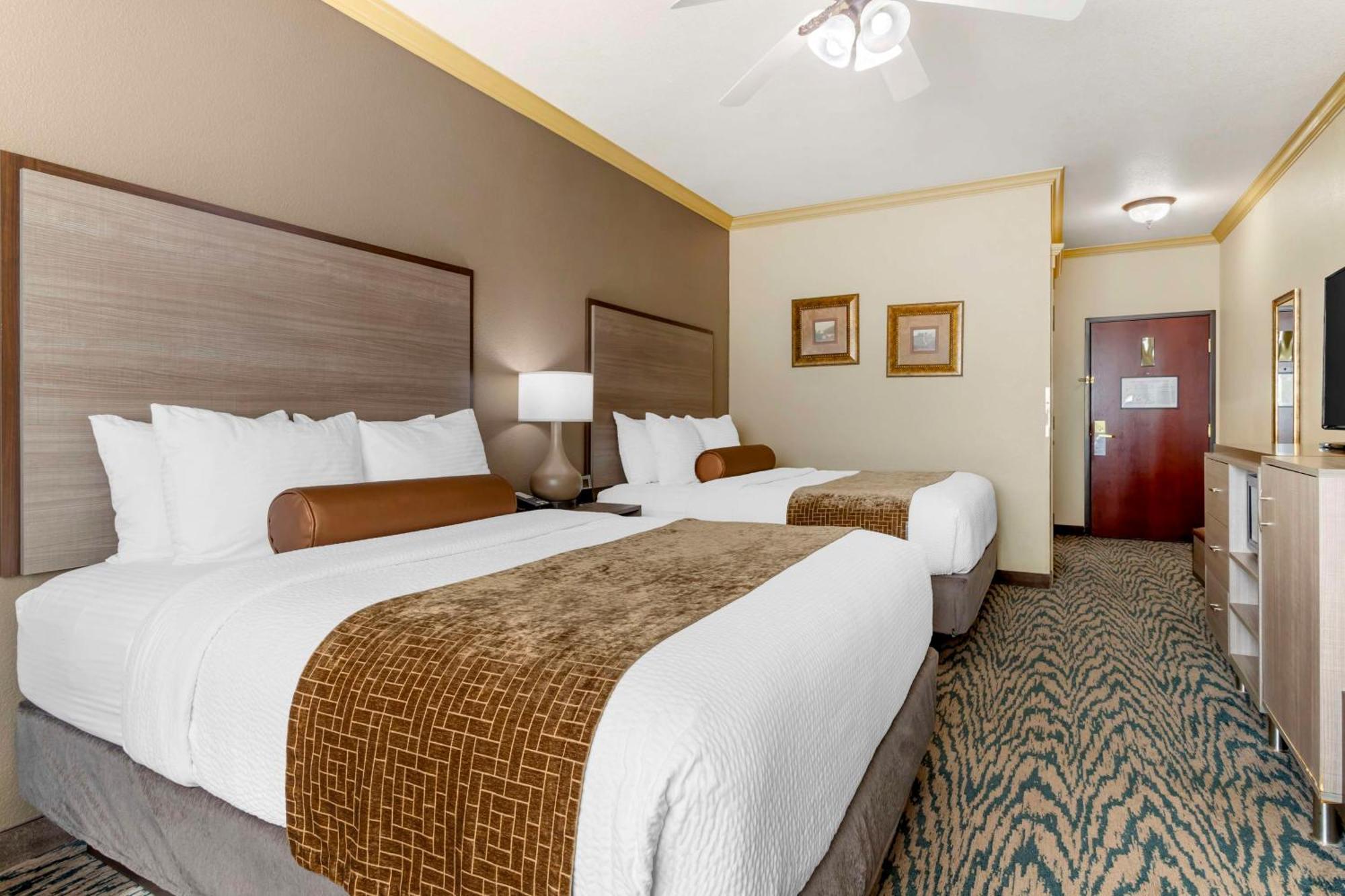 Best Western Plus Crown Colony Inn & Suites Лафкин Экстерьер фото