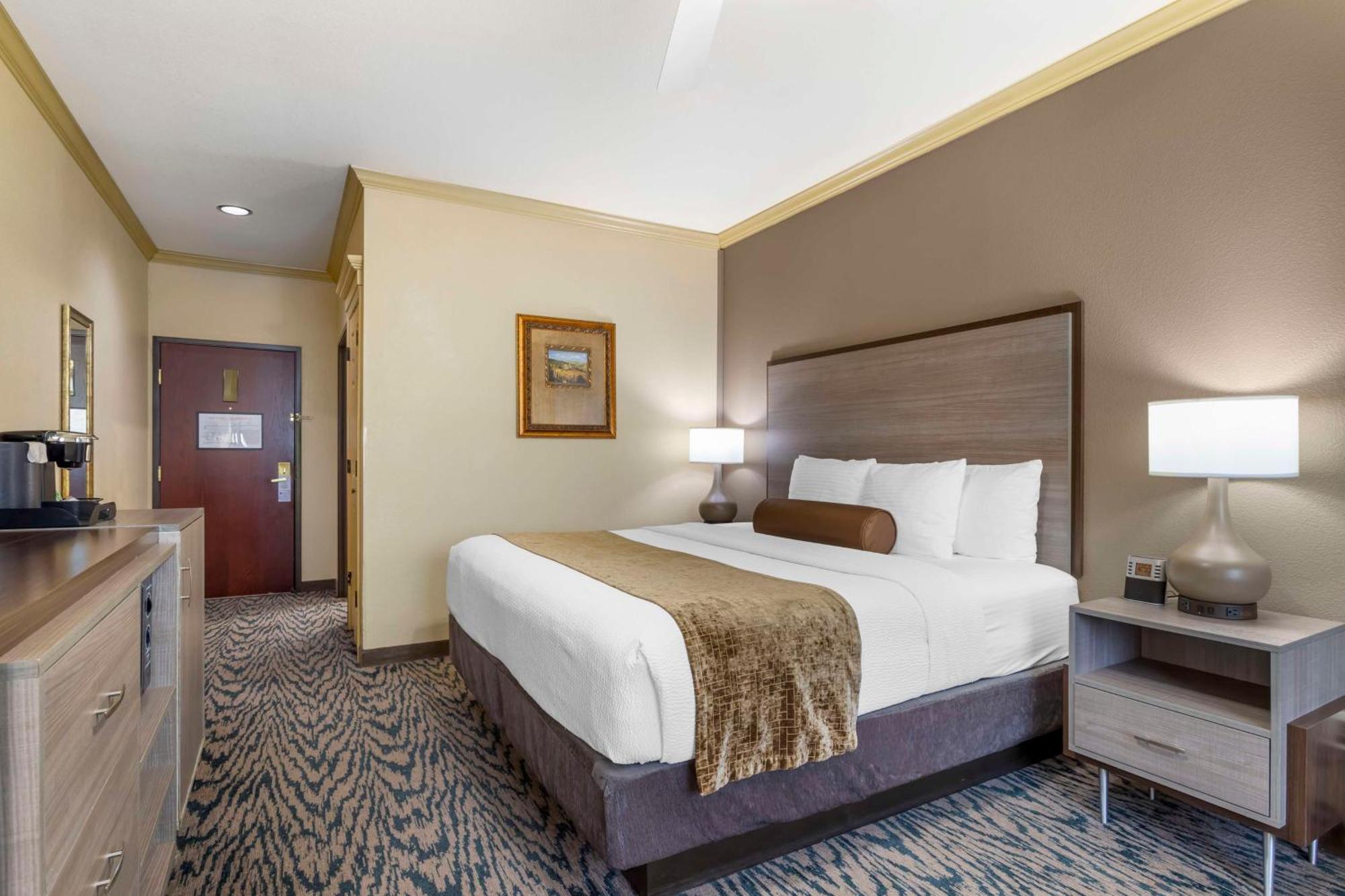 Best Western Plus Crown Colony Inn & Suites Лафкин Экстерьер фото