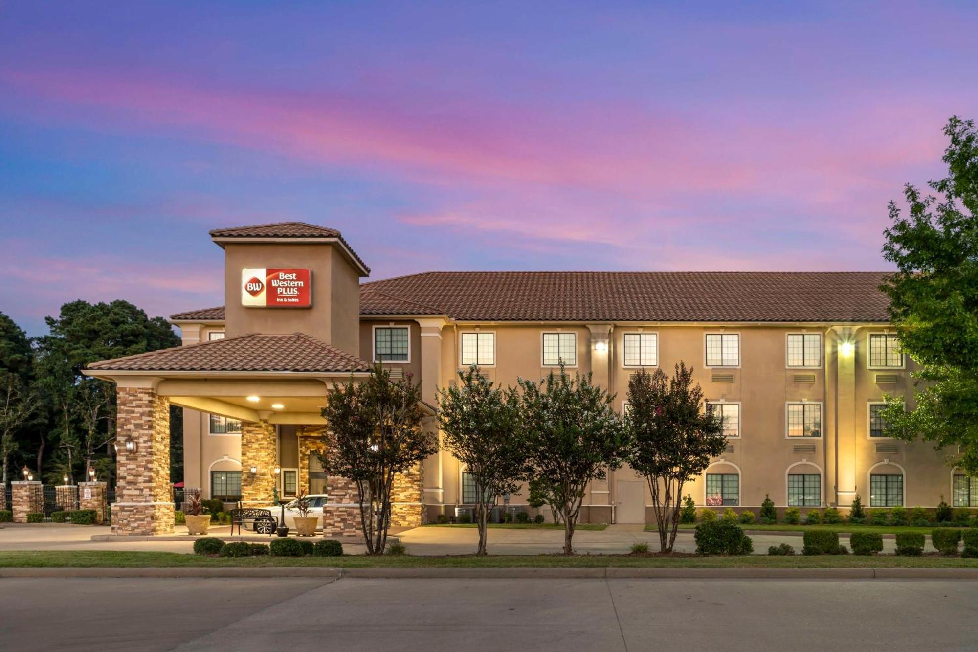 Best Western Plus Crown Colony Inn & Suites Лафкин Экстерьер фото