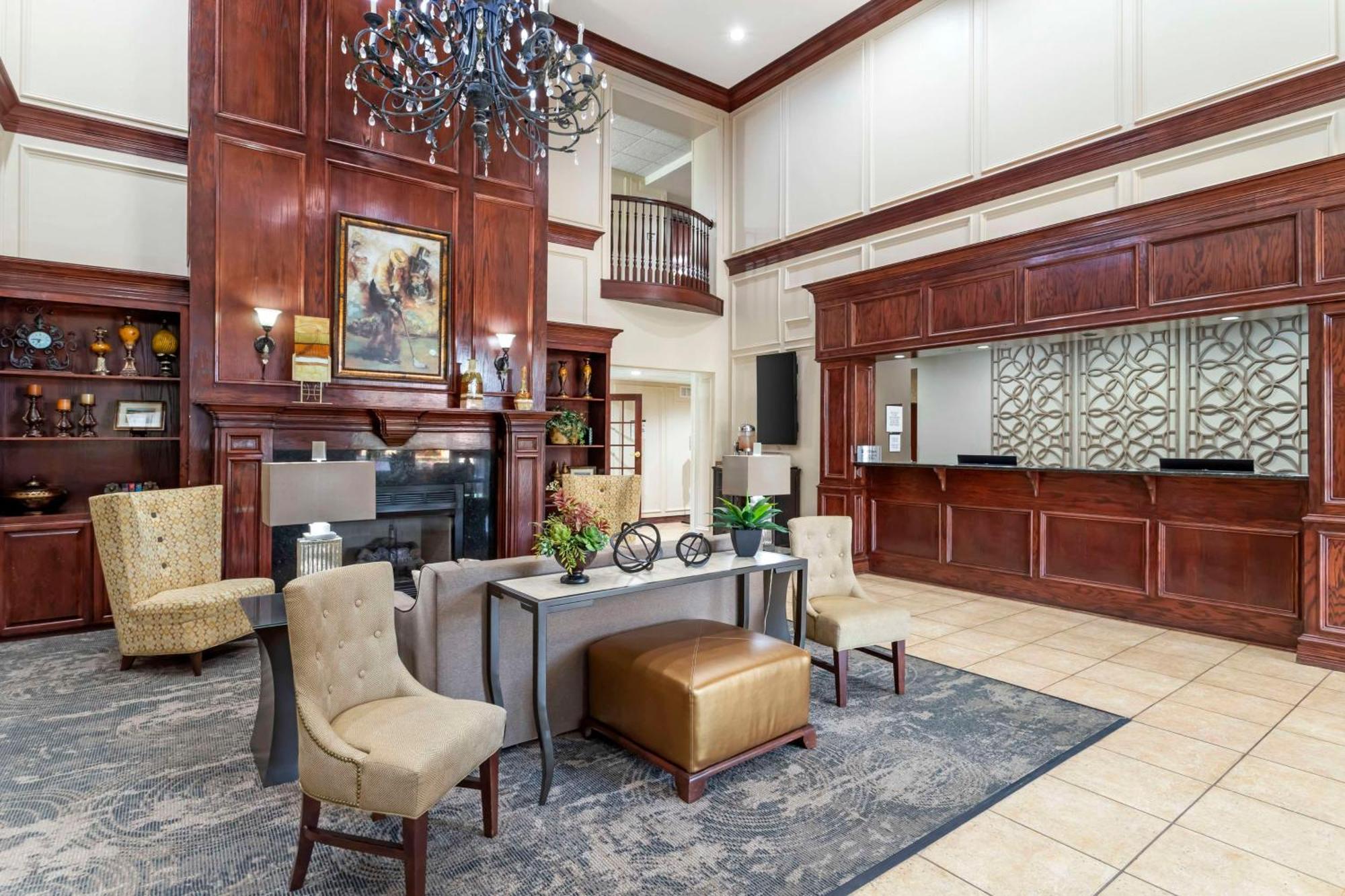 Best Western Plus Crown Colony Inn & Suites Лафкин Экстерьер фото