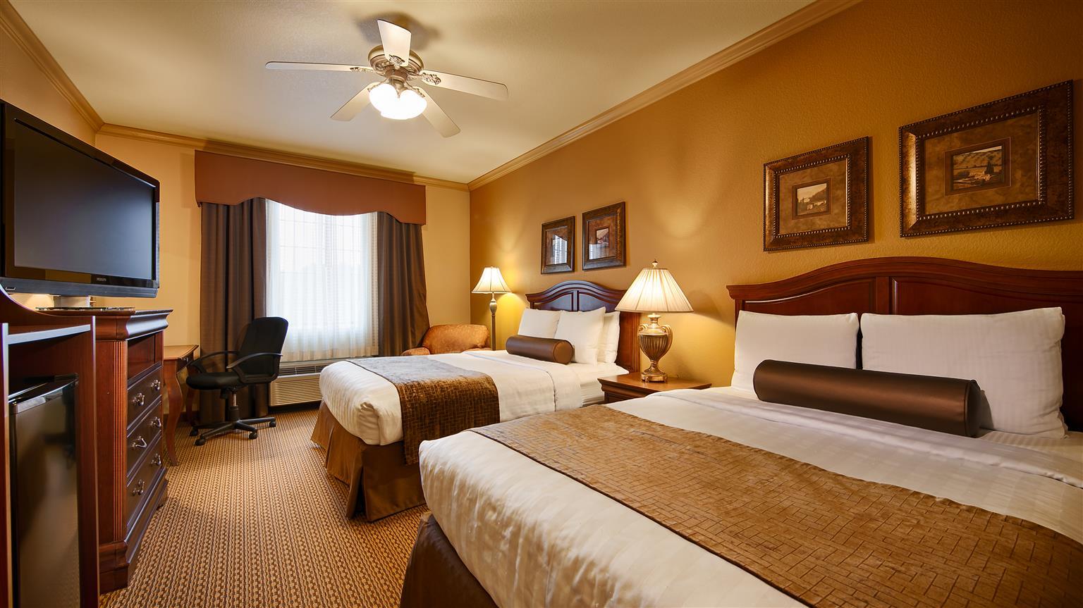 Best Western Plus Crown Colony Inn & Suites Лафкин Экстерьер фото