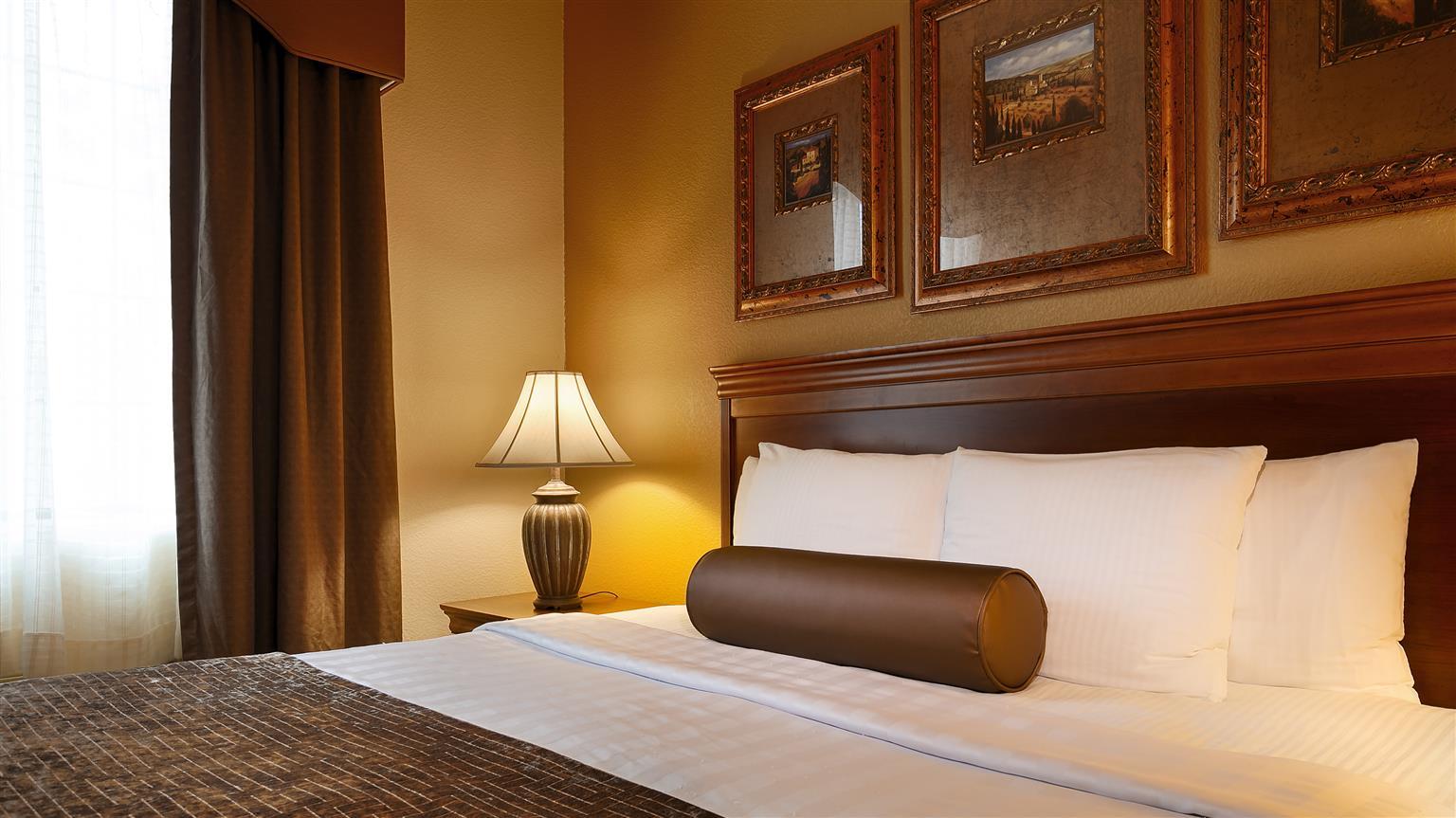 Best Western Plus Crown Colony Inn & Suites Лафкин Экстерьер фото