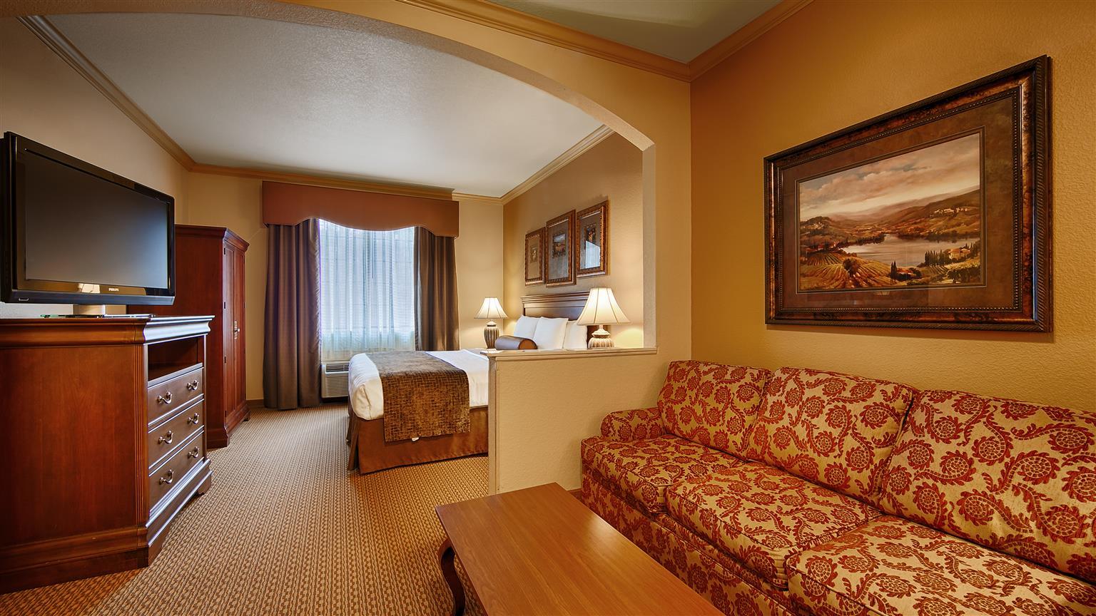 Best Western Plus Crown Colony Inn & Suites Лафкин Экстерьер фото